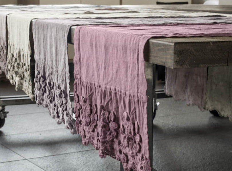 Table runner "Petali"