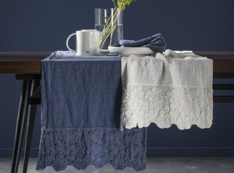 Table runner "Primula"